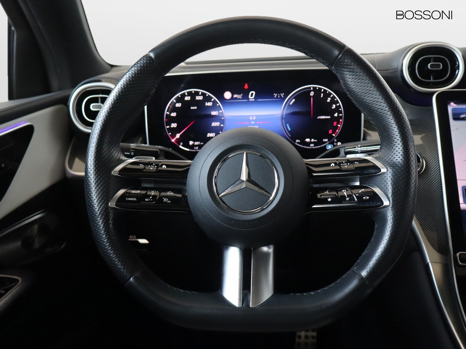 17 - Mercedes GLC coupe 300 de plug-in hybrid amg line premium plus 4matic 9g-tronic