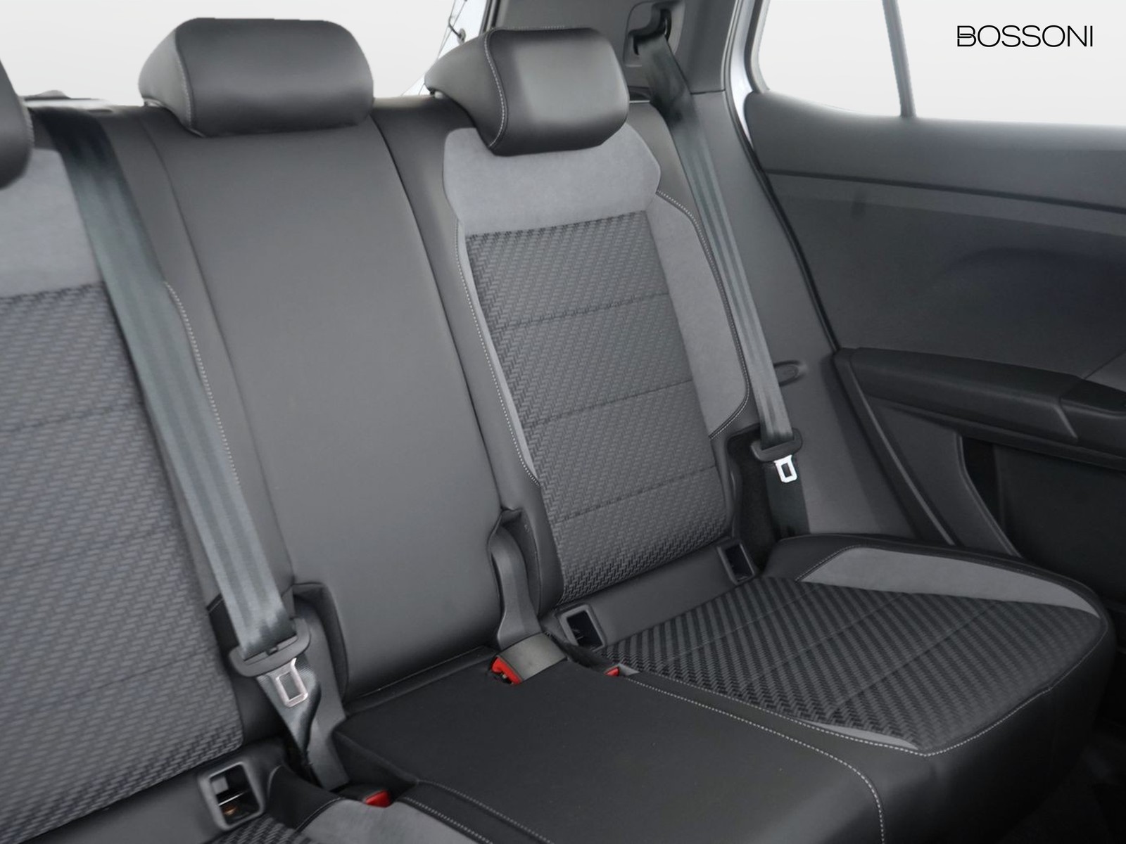 22 - Volkswagen T-Cross 1.0 tsi 110cv advanced dsg