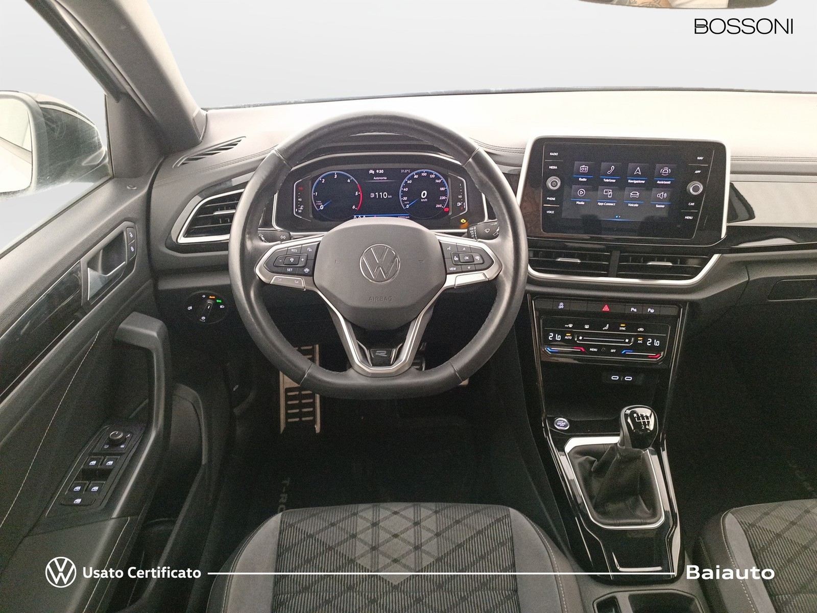 8 - Volkswagen T-Roc 2.0 tdi scr 115cv r line