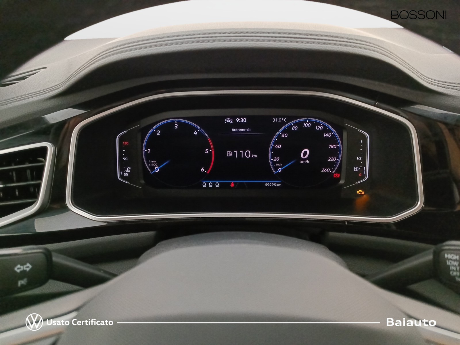 9 - Volkswagen T-Roc 2.0 tdi scr 115cv r line