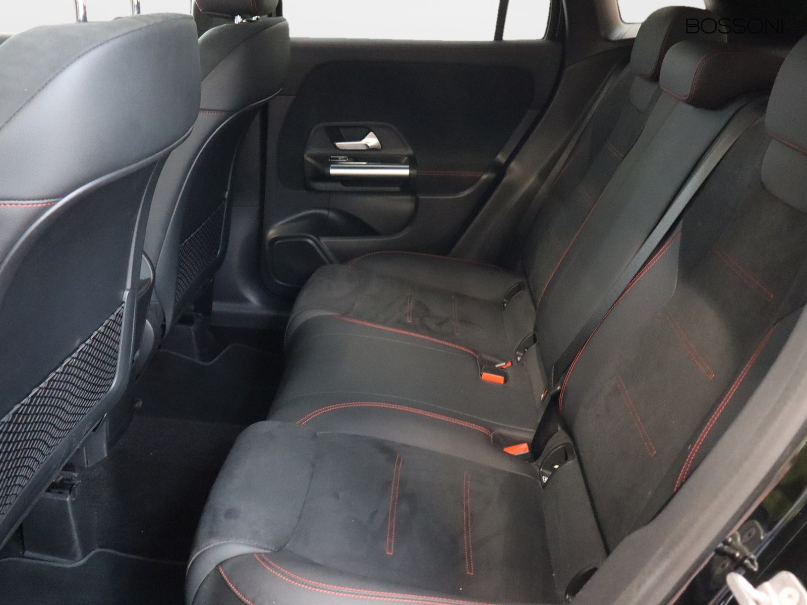 8 - Mercedes GLA 200 d amg line advanced plus digital edition 8g-dct