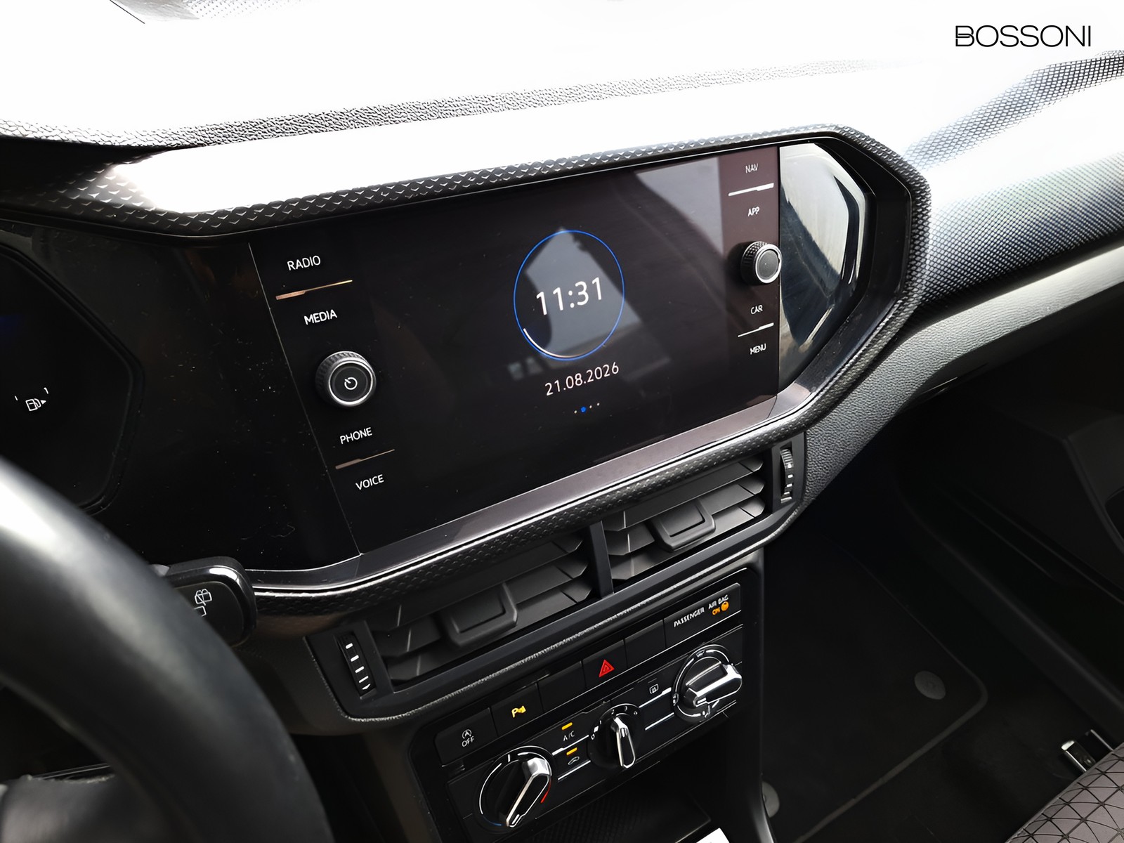 17 - Volkswagen T-Cross 1.0 tsi 95cv style