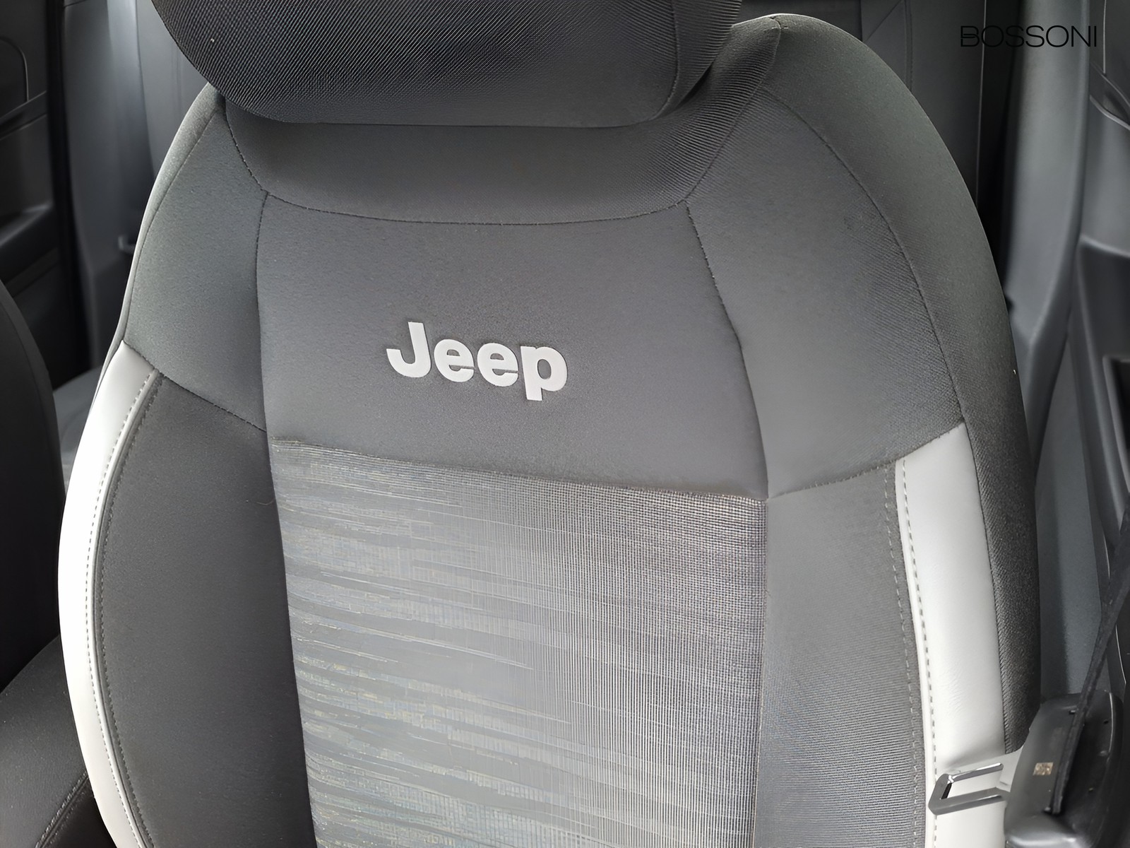 22 - Jeep Avenger 1.2 turbo 100cv longitude fwd
