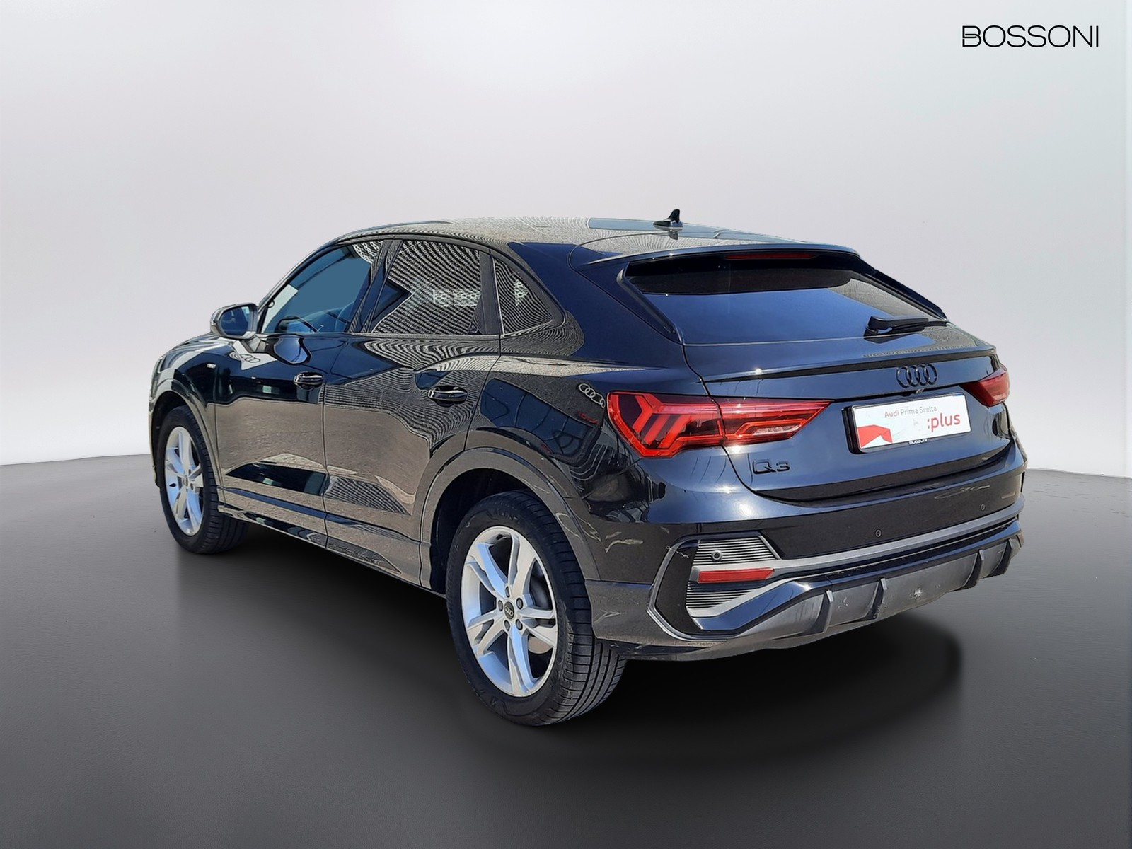 2 - Audi Q3 sportback 35 2.0 tdi s line edition s tronic