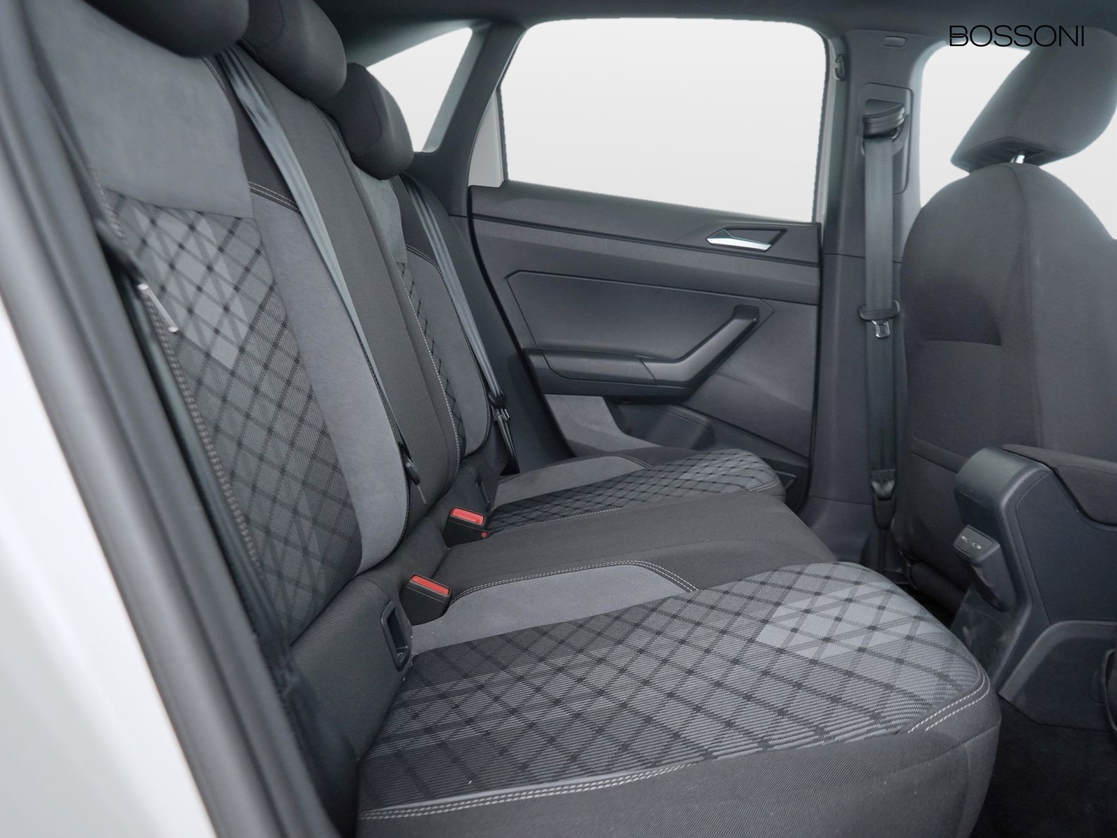 9 - Volkswagen Taigo 1.0 tsi 110cv r-line dsg