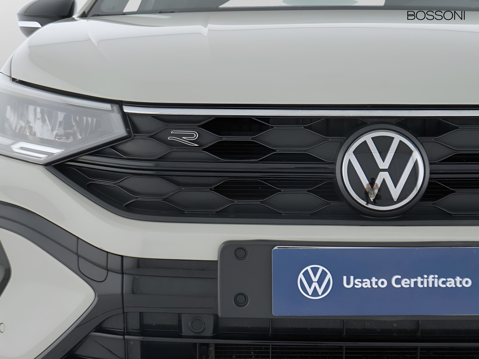 14 - Volkswagen Taigo 1.0 tsi 110cv r-line dsg