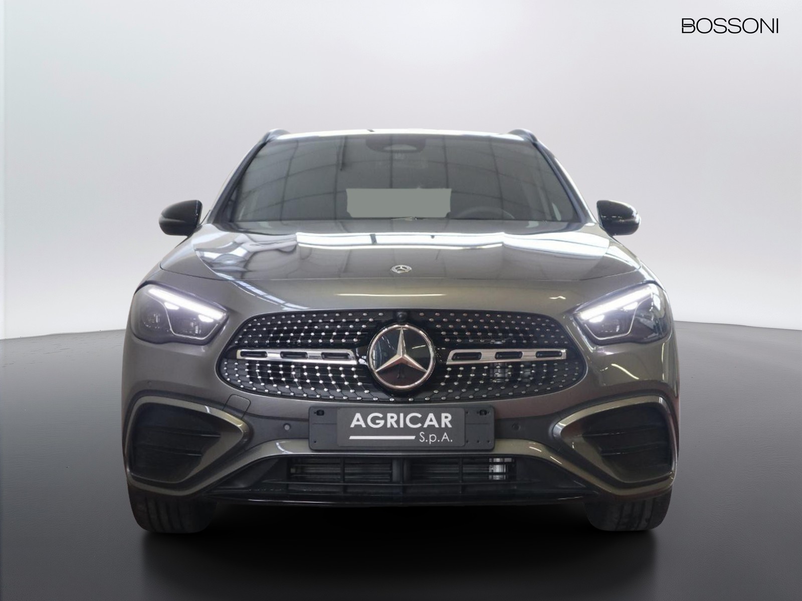 2 - Mercedes GLA 200 d amg line premium 8g-dct