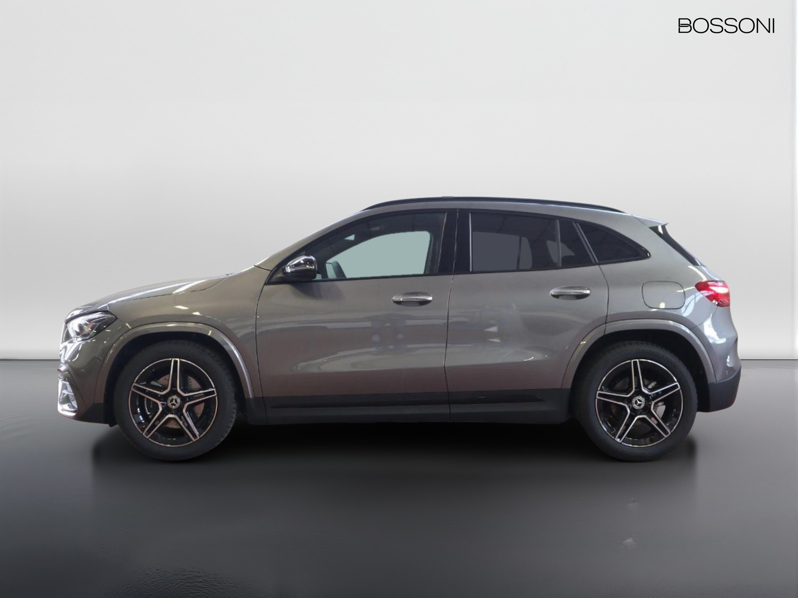 3 - Mercedes GLA 200 d amg line premium 8g-dct