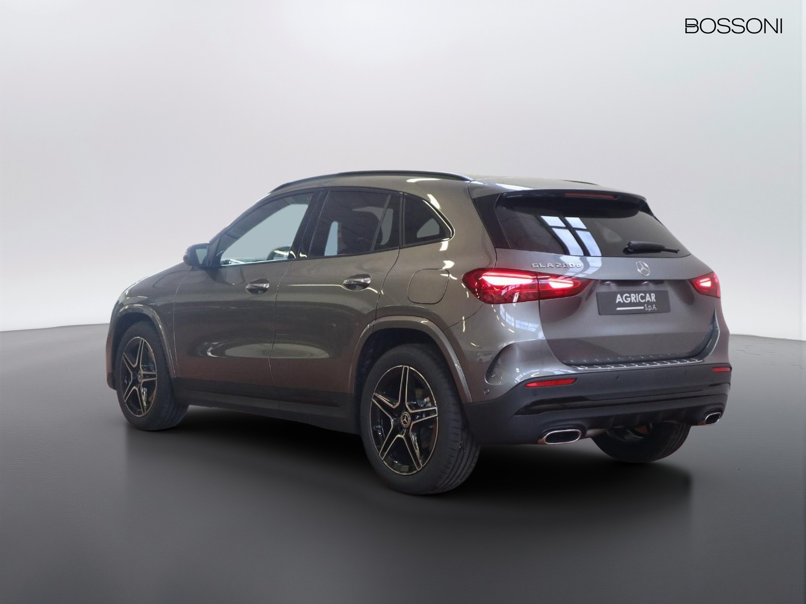 5 - Mercedes GLA 200 d amg line premium 8g-dct