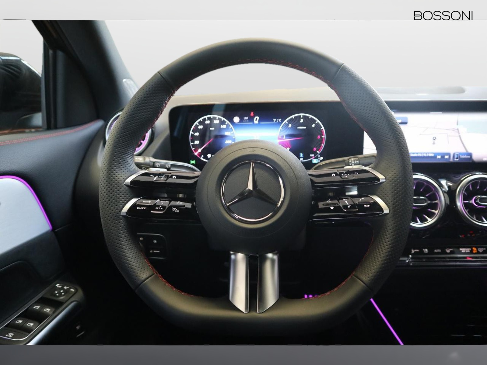 17 - Mercedes GLA 200 d amg line premium 8g-dct