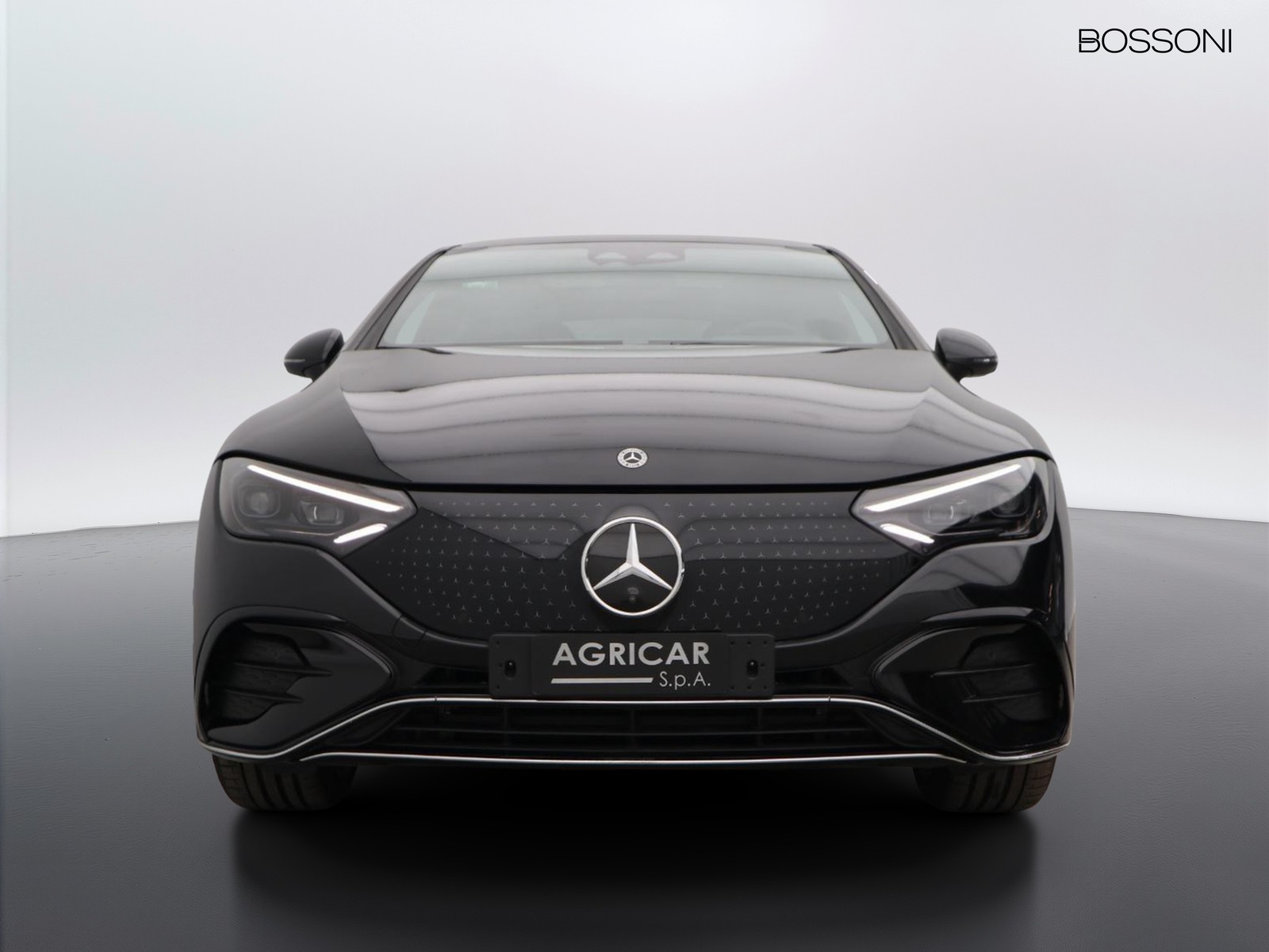 2 - Mercedes EQE 350 premium plus 4matic