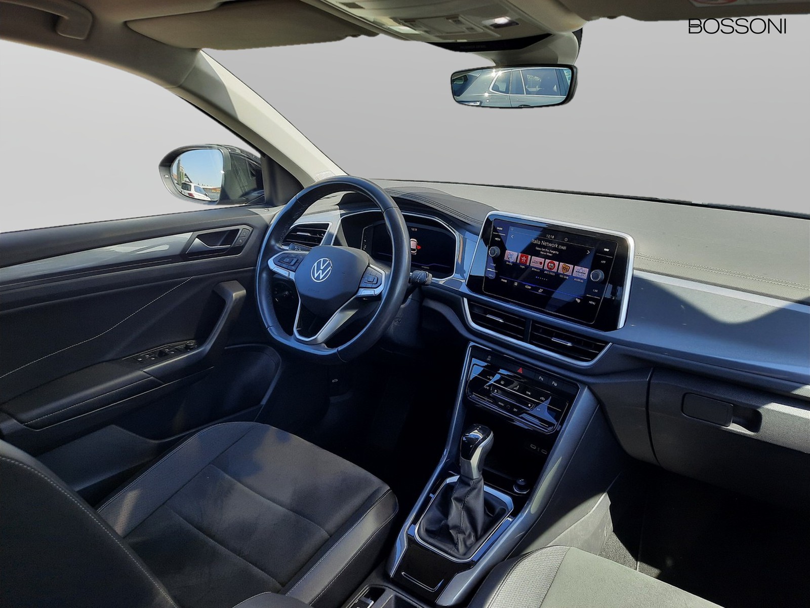 6 - Volkswagen T-Roc 1.5 tsi act style dsg