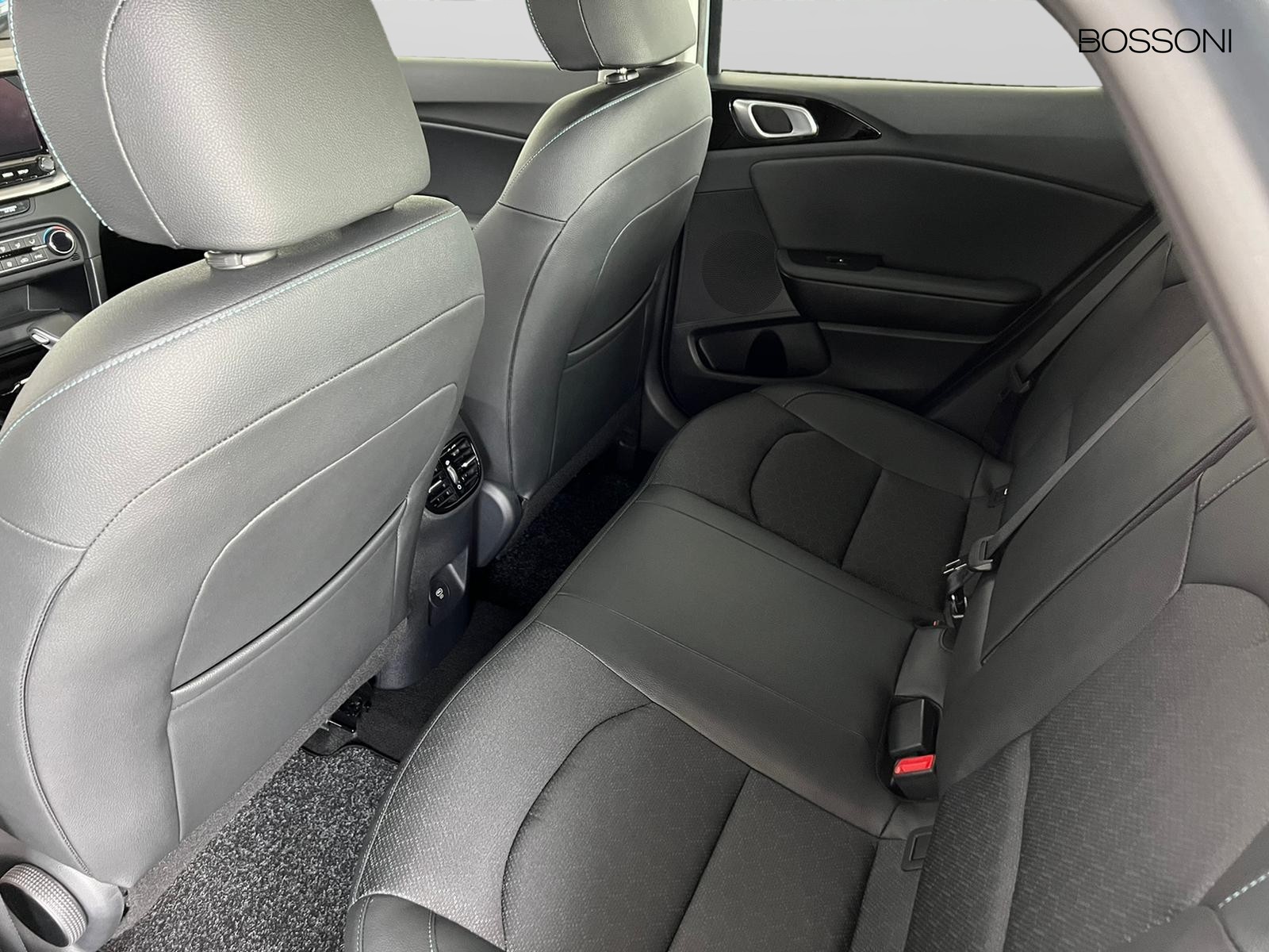 8 - Kia Xceed 1.0 t-gdi gpl 107cv business