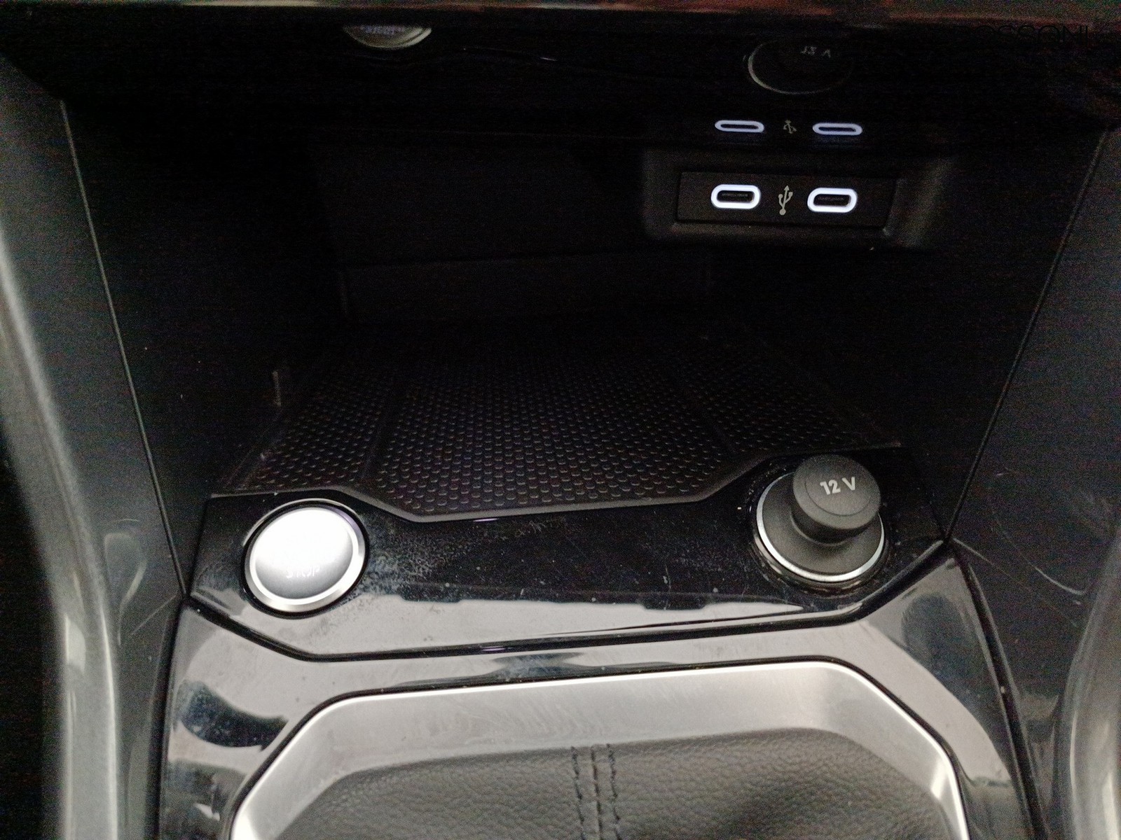 12 - Volkswagen T-Roc 2.0 tdi scr 115cv style