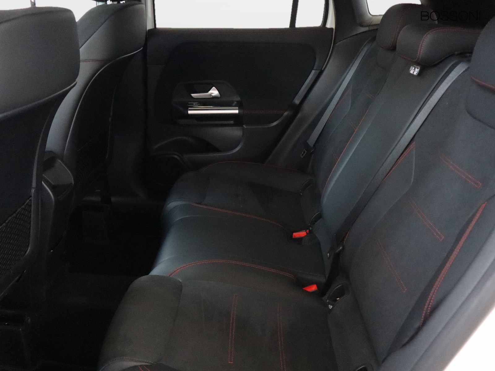 8 - Mercedes GLA 180 d amg line advanced plus 8g-dct
