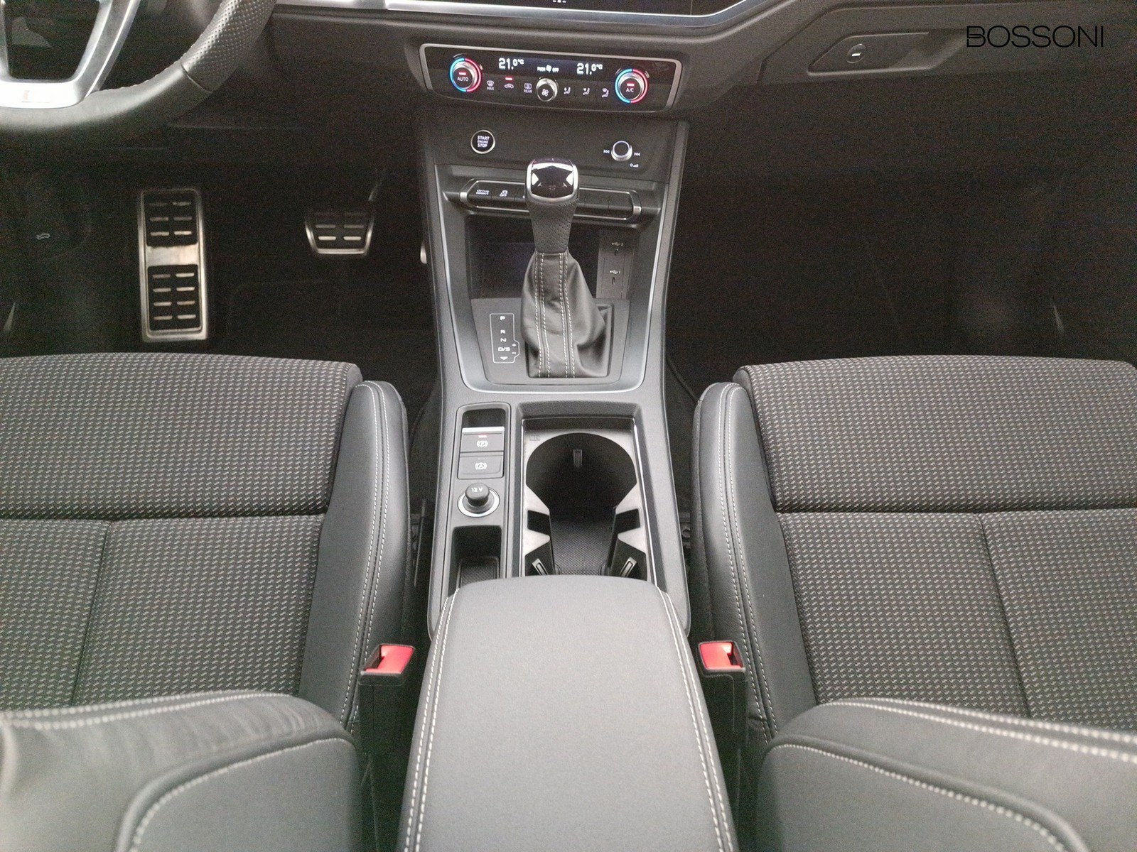 15 - Audi Q3 sportback 35 2.0 tdi s line edition s tronic