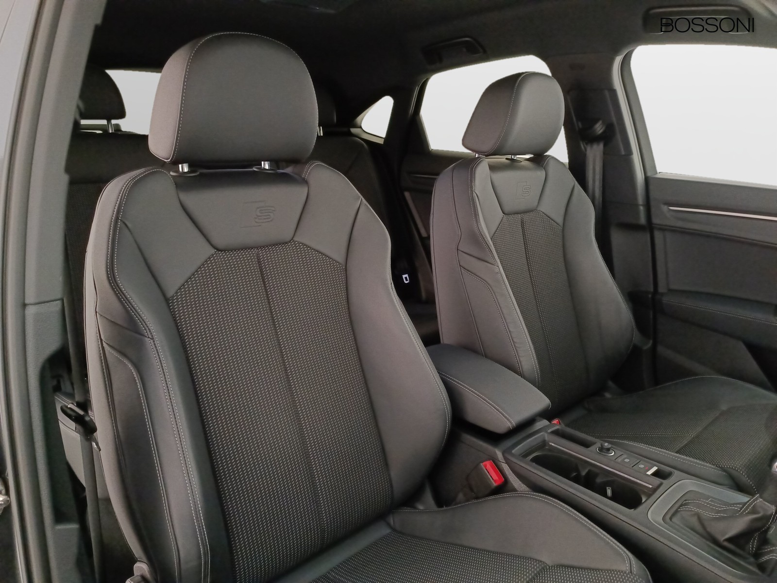 22 - Audi Q3 sportback 35 2.0 tdi s line edition s tronic