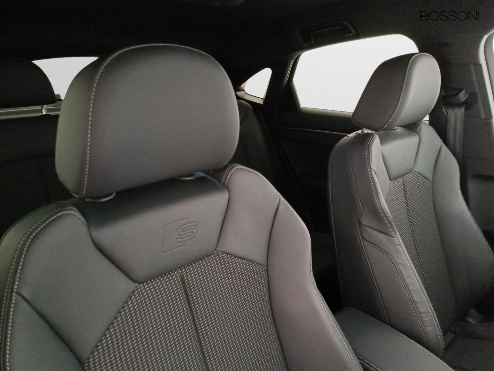 24 - Audi Q3 sportback 35 2.0 tdi s line edition s tronic