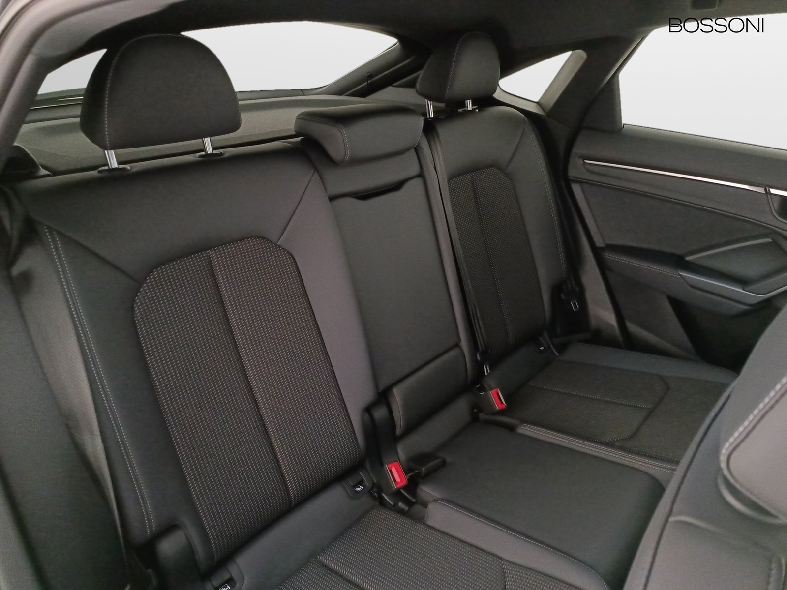 23 - Audi Q3 sportback 35 2.0 tdi s line edition s tronic