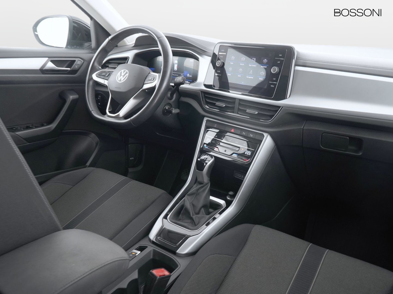 6 - Volkswagen T-Roc 1.0 tsi 110cv life