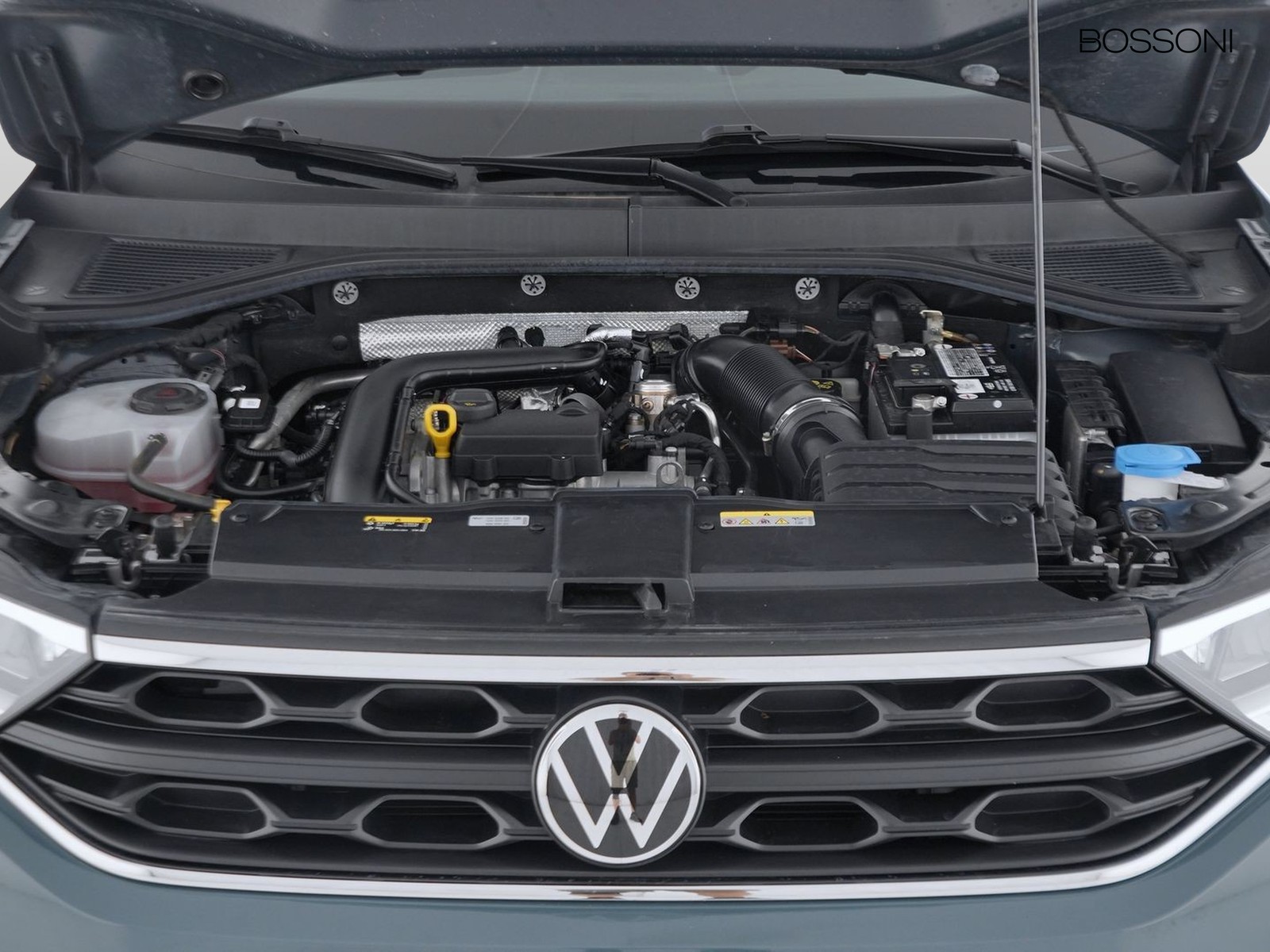 11 - Volkswagen T-Roc 1.0 tsi 110cv life