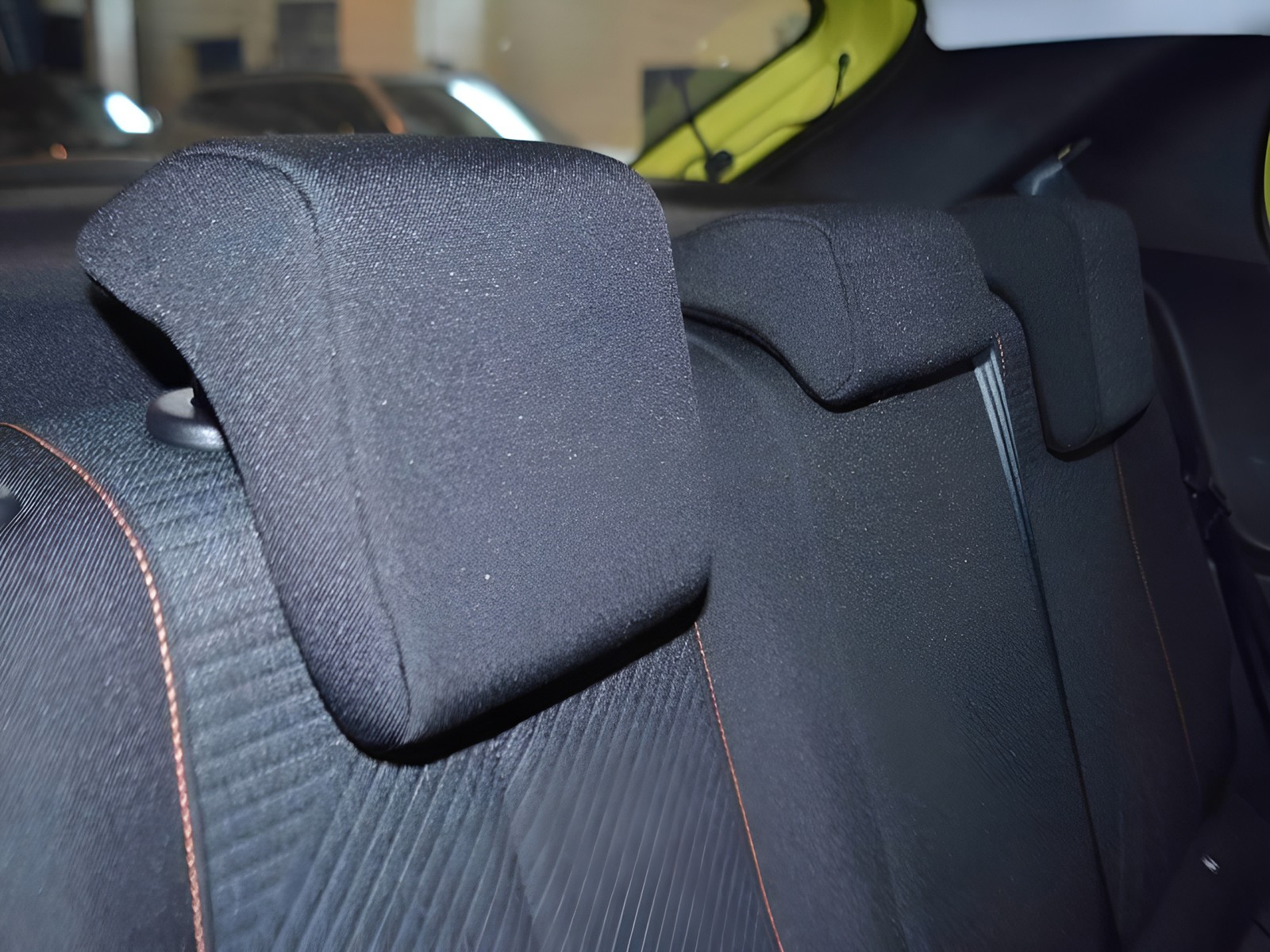 6 - Peugeot 208 1.2 hybrid 48v 110cv style e-dcs6