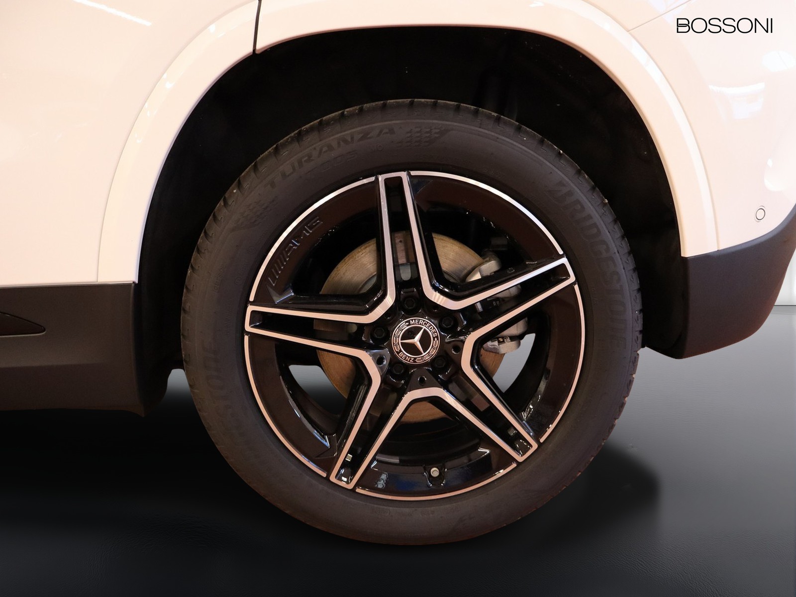 4 - Mercedes GLA 250 e plug-in-hybrid amg line extra 8g-dct