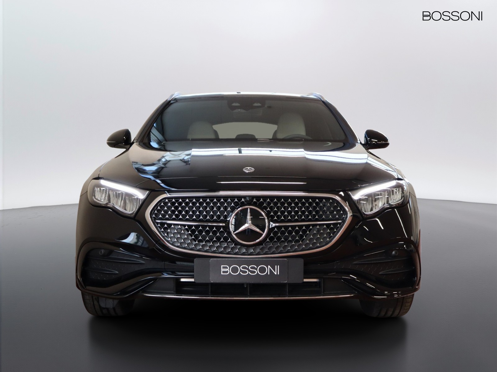 2 - Mercedes Classe E station wagon 220 d amg line advanced 4matic 9g-tronic