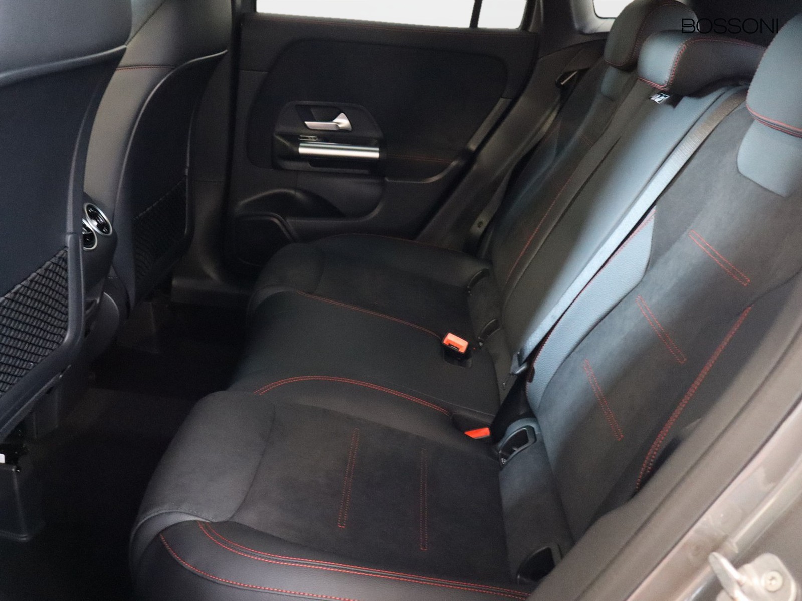 8 - Mercedes GLA 250 e plug-in-hybrid amg line extra 8g-dct