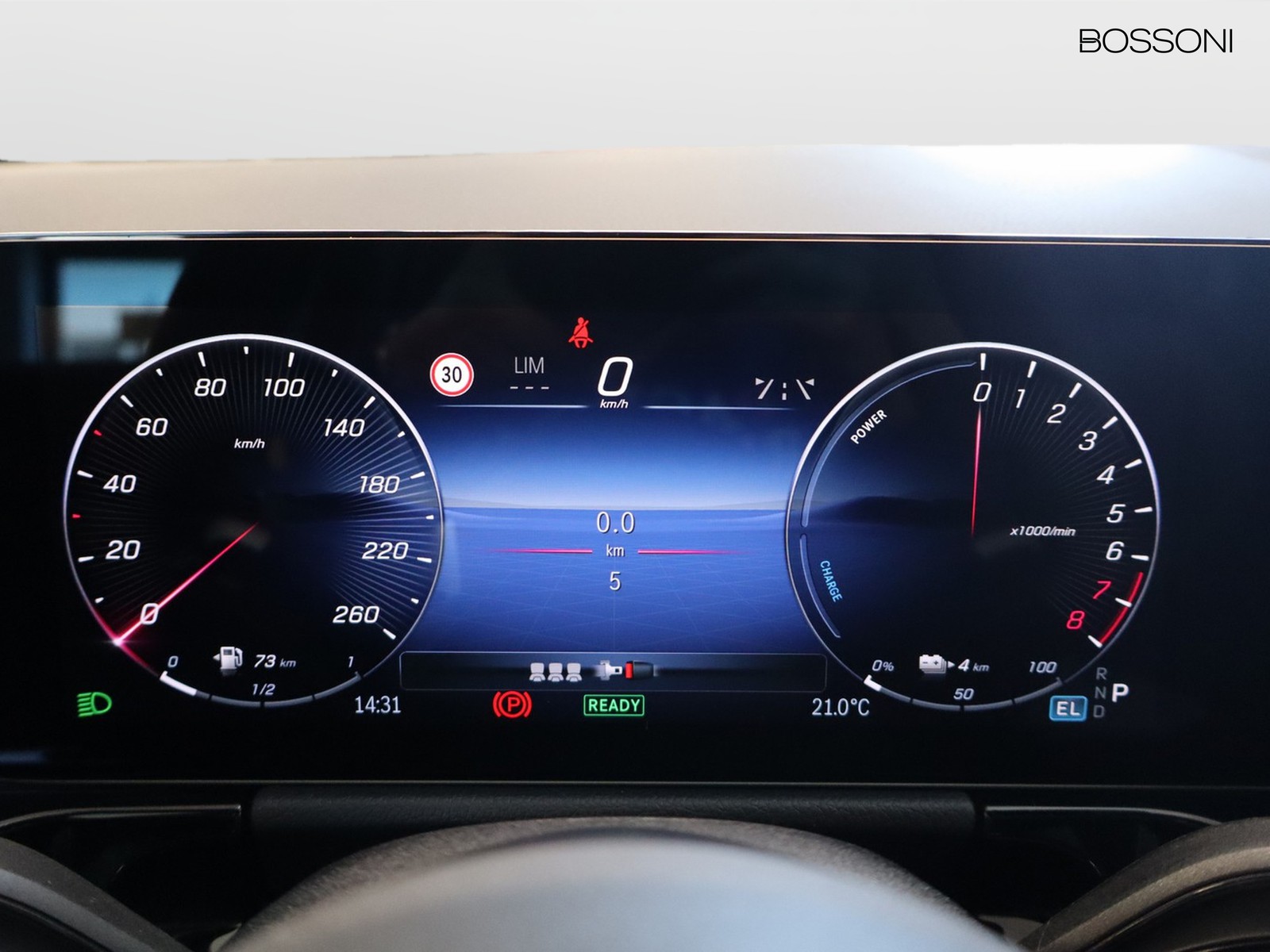 9 - Mercedes GLA 250 e plug-in-hybrid amg line extra 8g-dct
