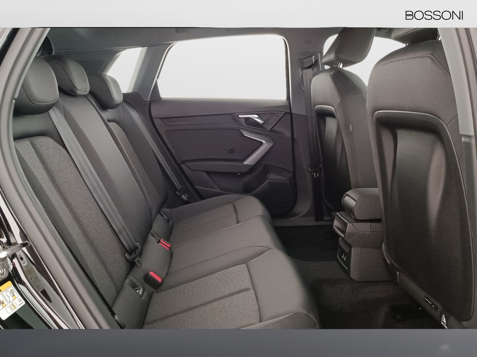 9 - Audi A3 sportback 2.0 tdi 116cv business