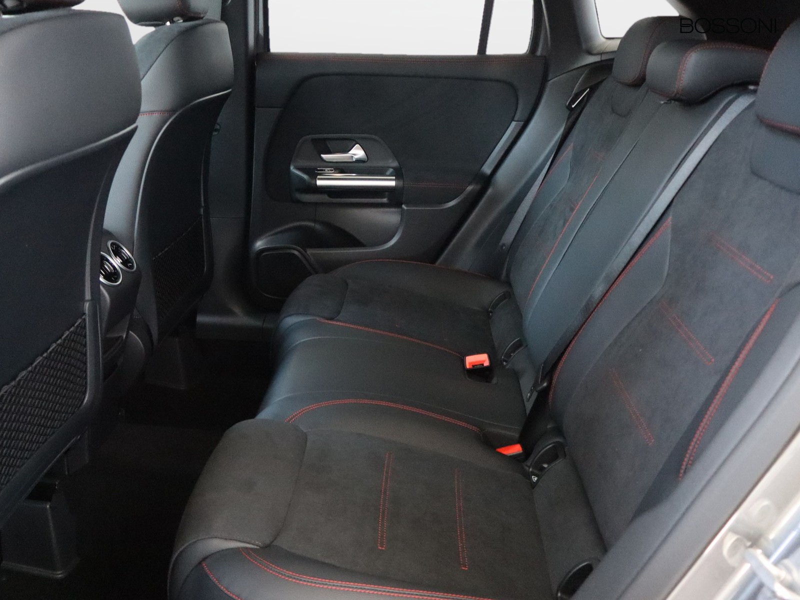 8 - Mercedes GLA 250 e plug-in-hybrid amg line extra 8g-dct
