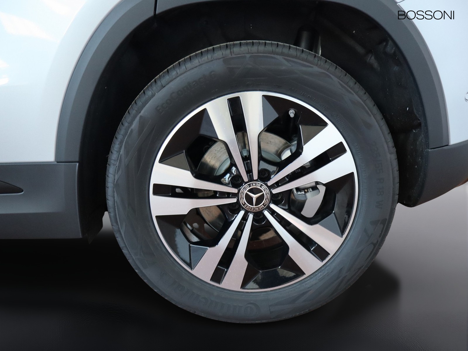 4 - Mercedes GLA 200 d progressive extra 8g-dct