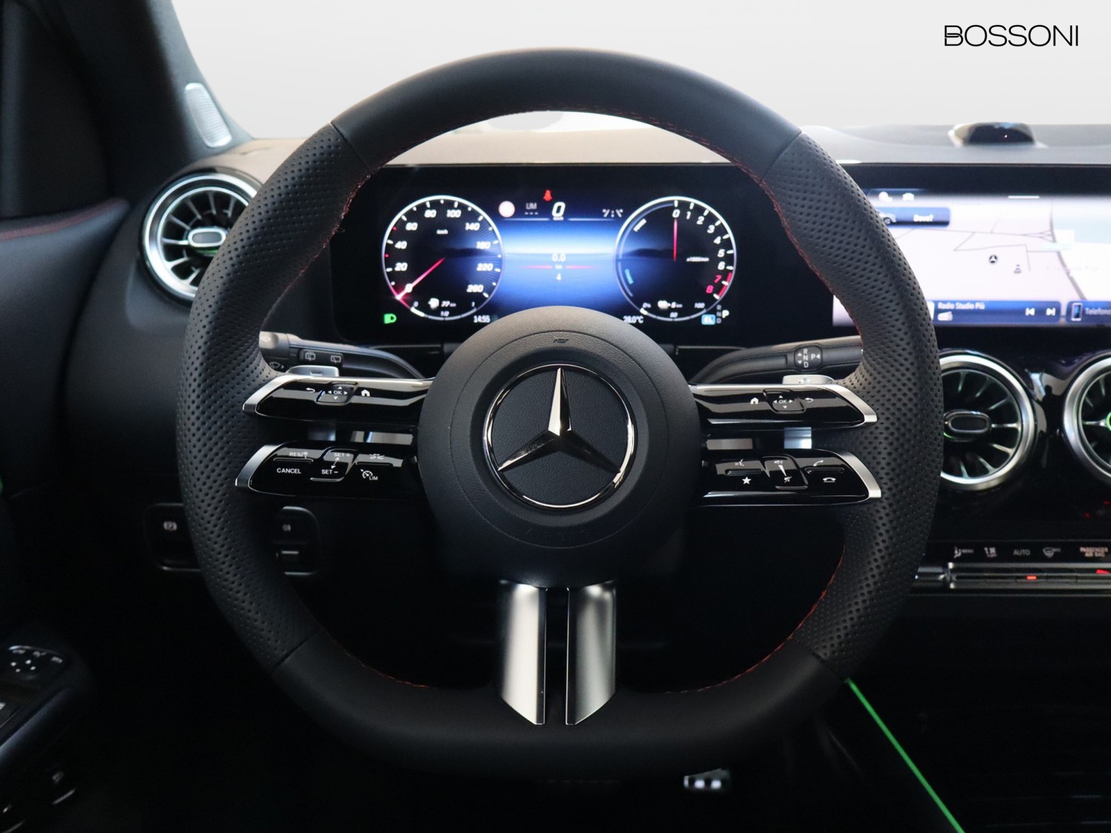 17 - Mercedes GLA 250 e plug-in-hybrid amg line extra 8g-dct
