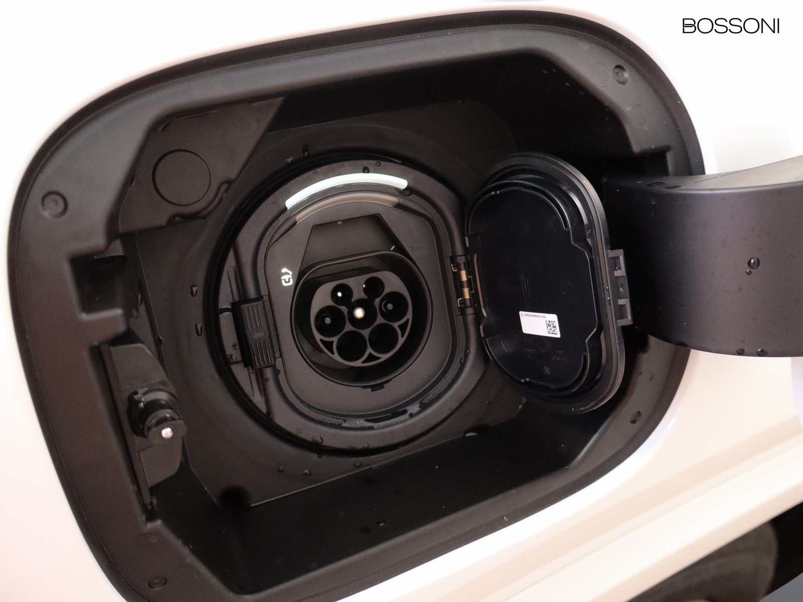 18 - Mercedes GLA 250 e plug-in-hybrid amg line extra 8g-dct