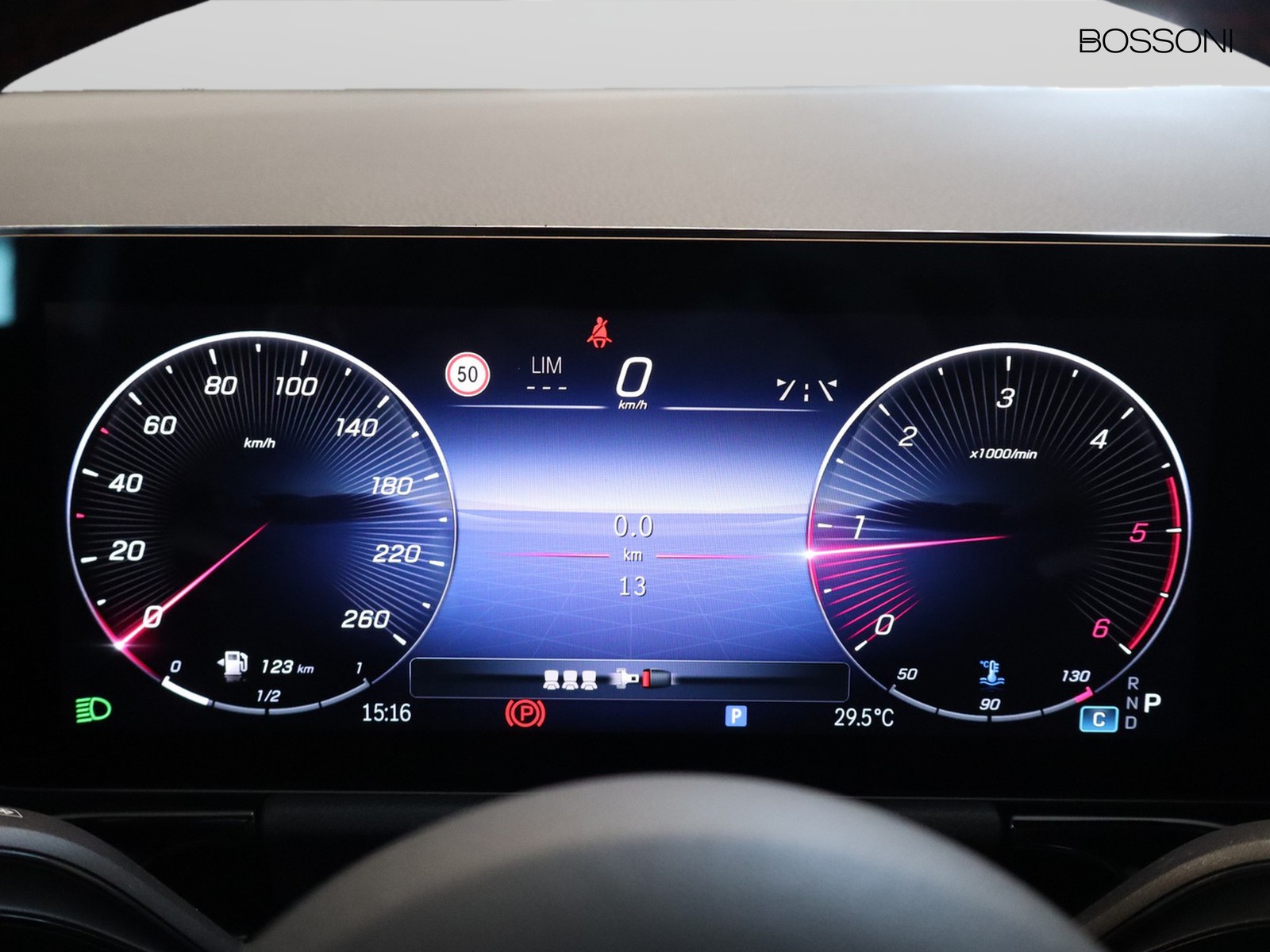 9 - Mercedes GLA 200 d amg line extra 8g-dct