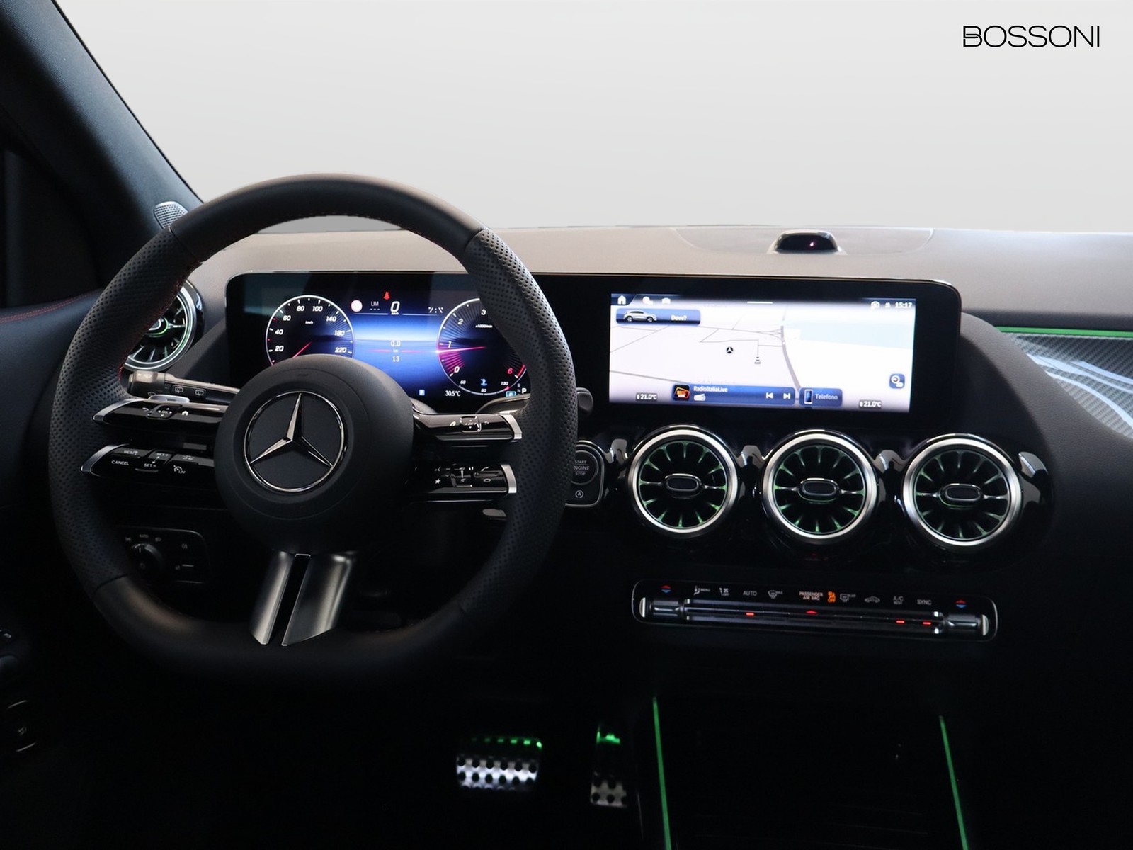 12 - Mercedes GLA 200 d amg line extra 8g-dct