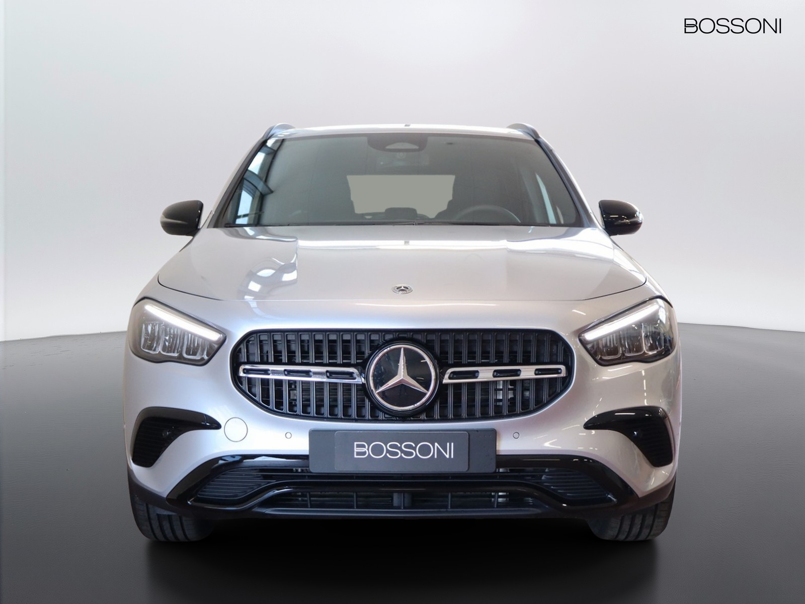 2 - Mercedes GLA 200 d progressive extra 8g-dct