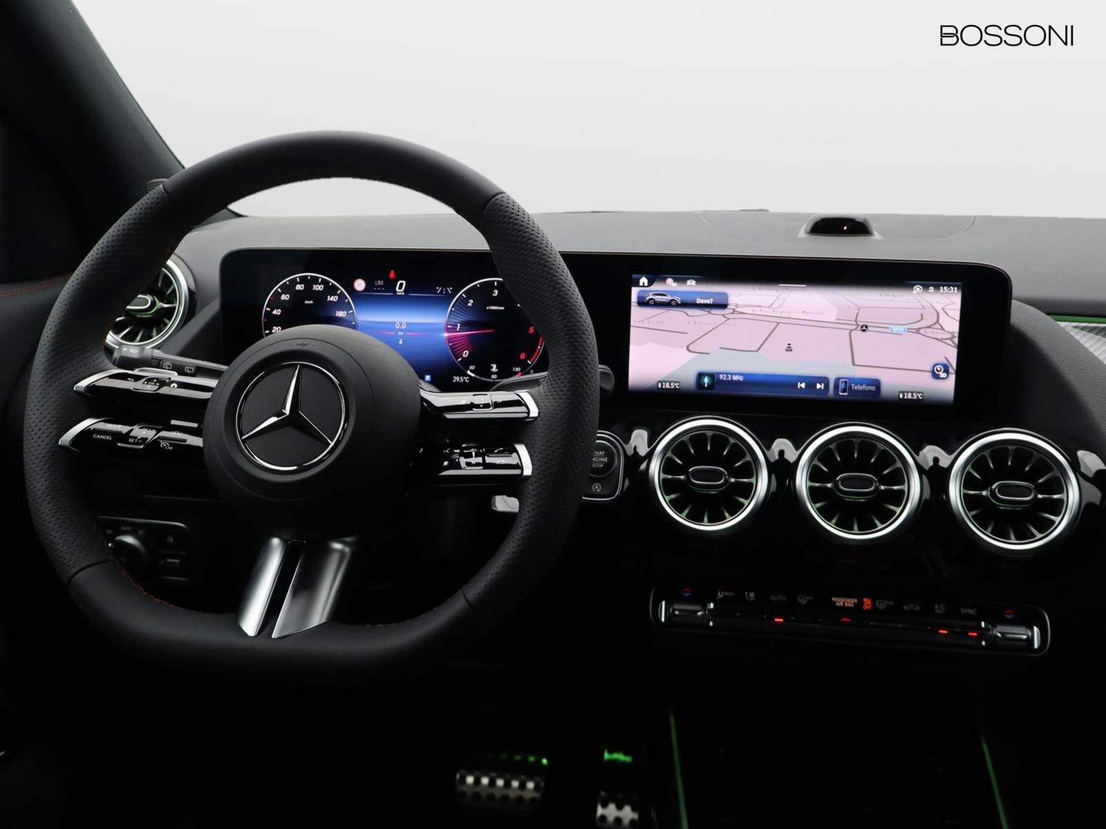 12 - Mercedes GLA 200 d amg line extra 8g-dct