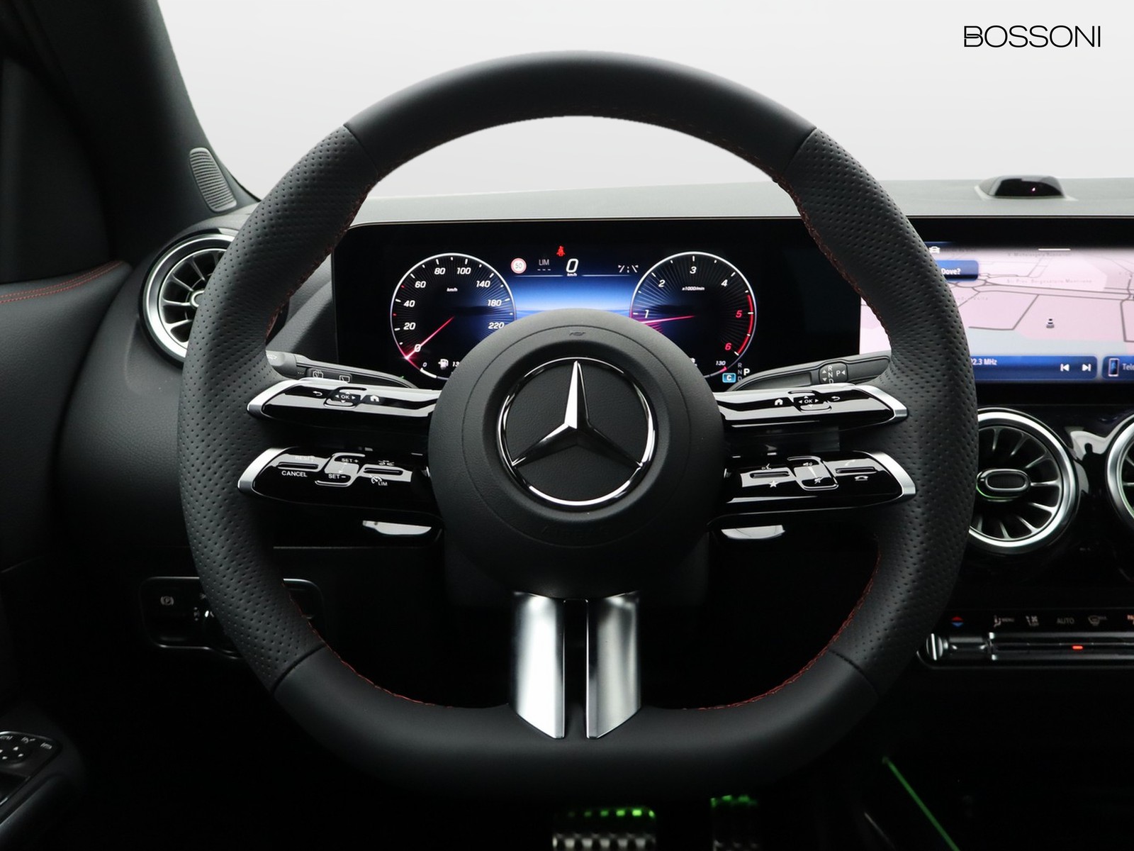 17 - Mercedes GLA 200 d amg line extra 8g-dct