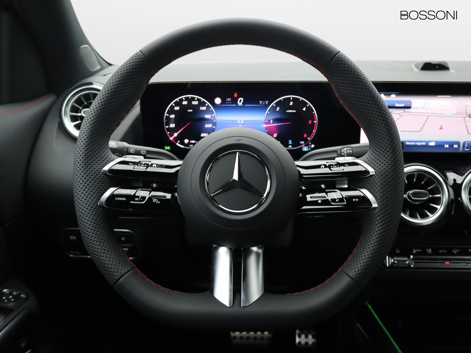 17 - Mercedes GLA 200 d amg line extra 8g-dct