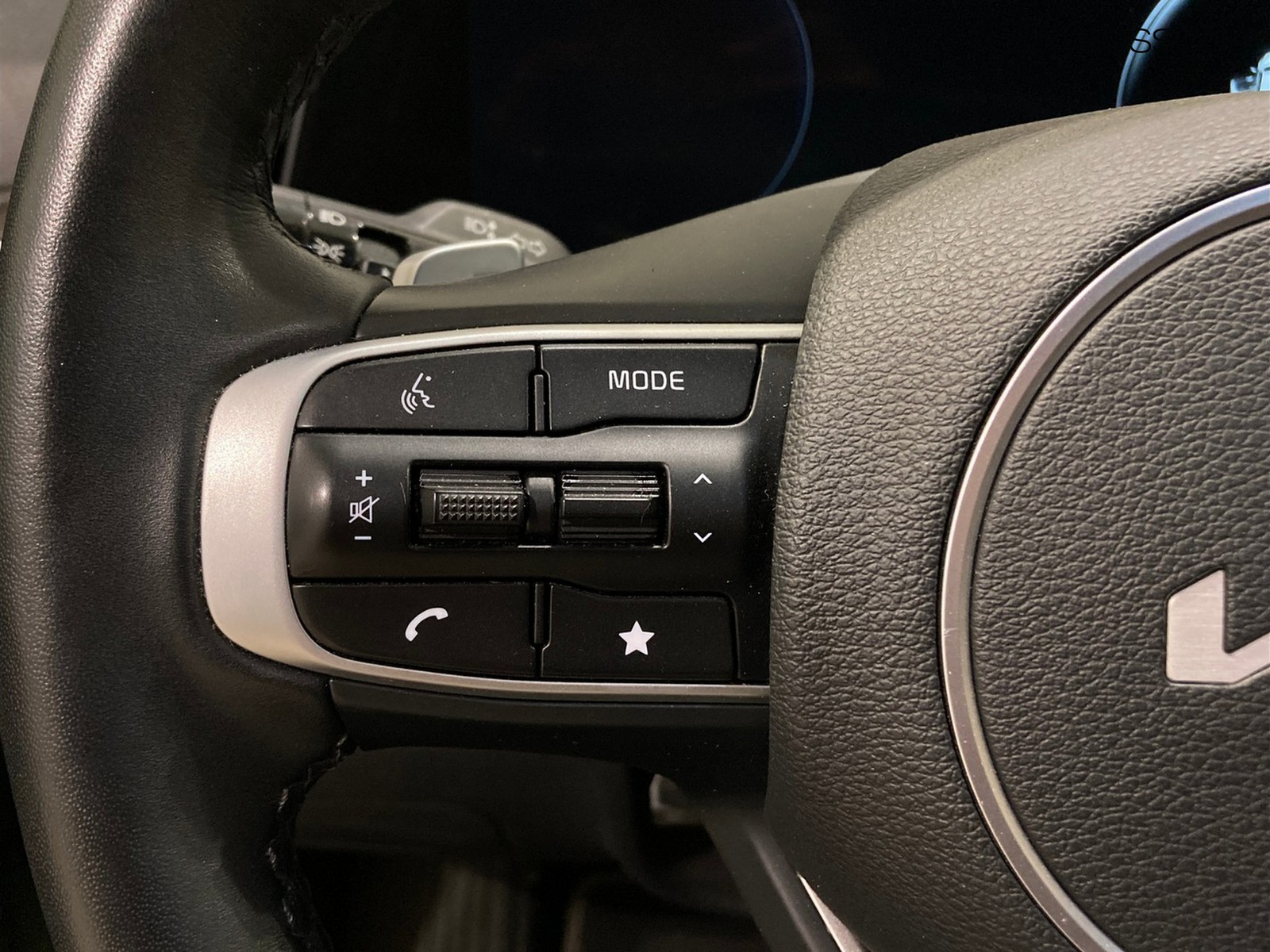 14 - Kia Sportage 1.6 t-gdi phev 245cv gt-line plus awd at6