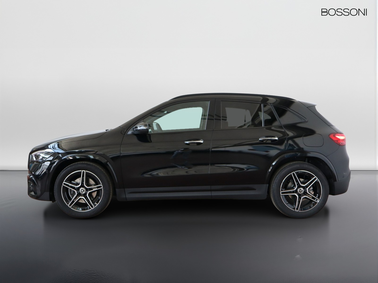 3 - Mercedes GLA 200 d amg line extra 8g-dct