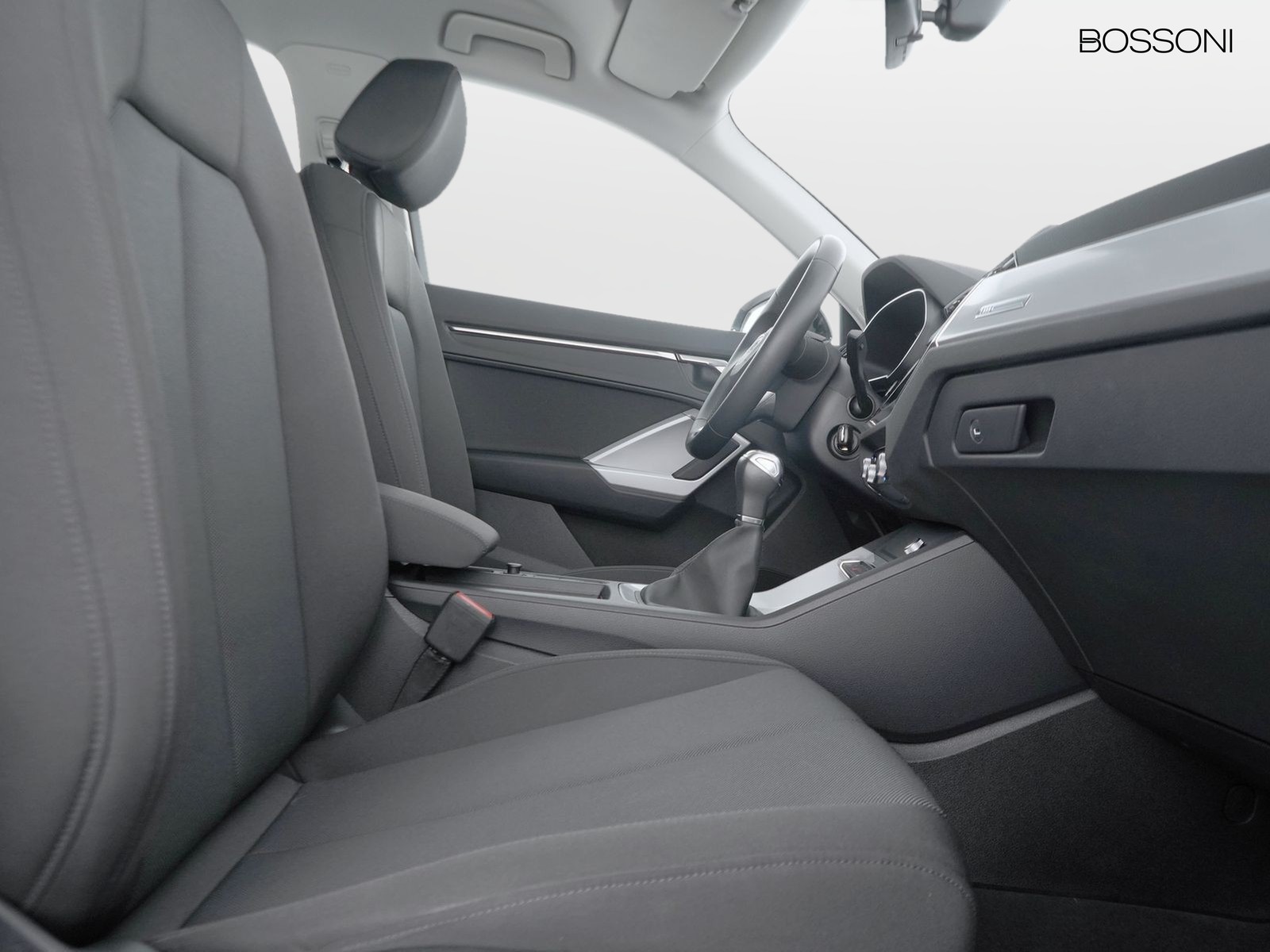 16 - Audi Q3 35 2.0 tdi business advanced