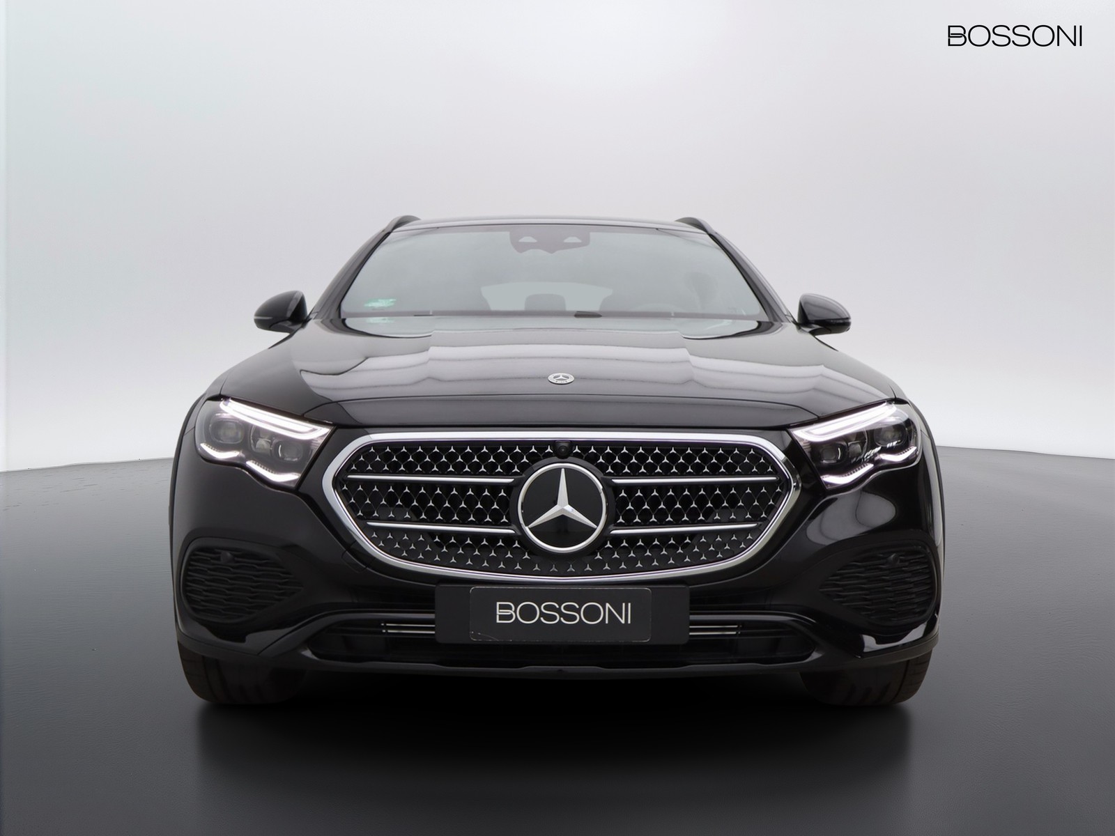 2 - Mercedes Classe E station wagon all-terrain 300 de plug-in hybrid premium 4matic 9g-tronic