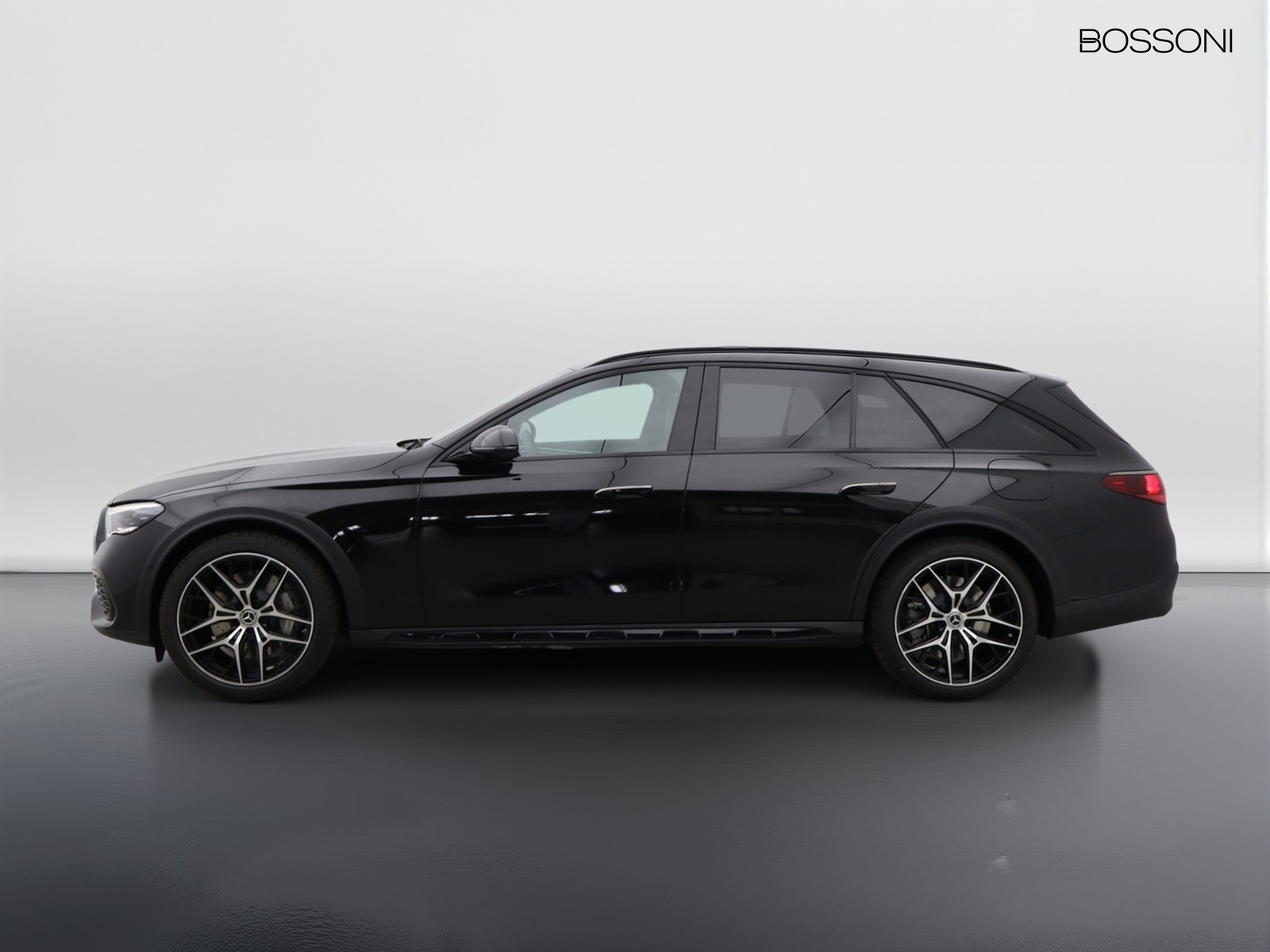 3 - Mercedes Classe E station wagon all-terrain 300 de plug-in hybrid premium 4matic 9g-tronic