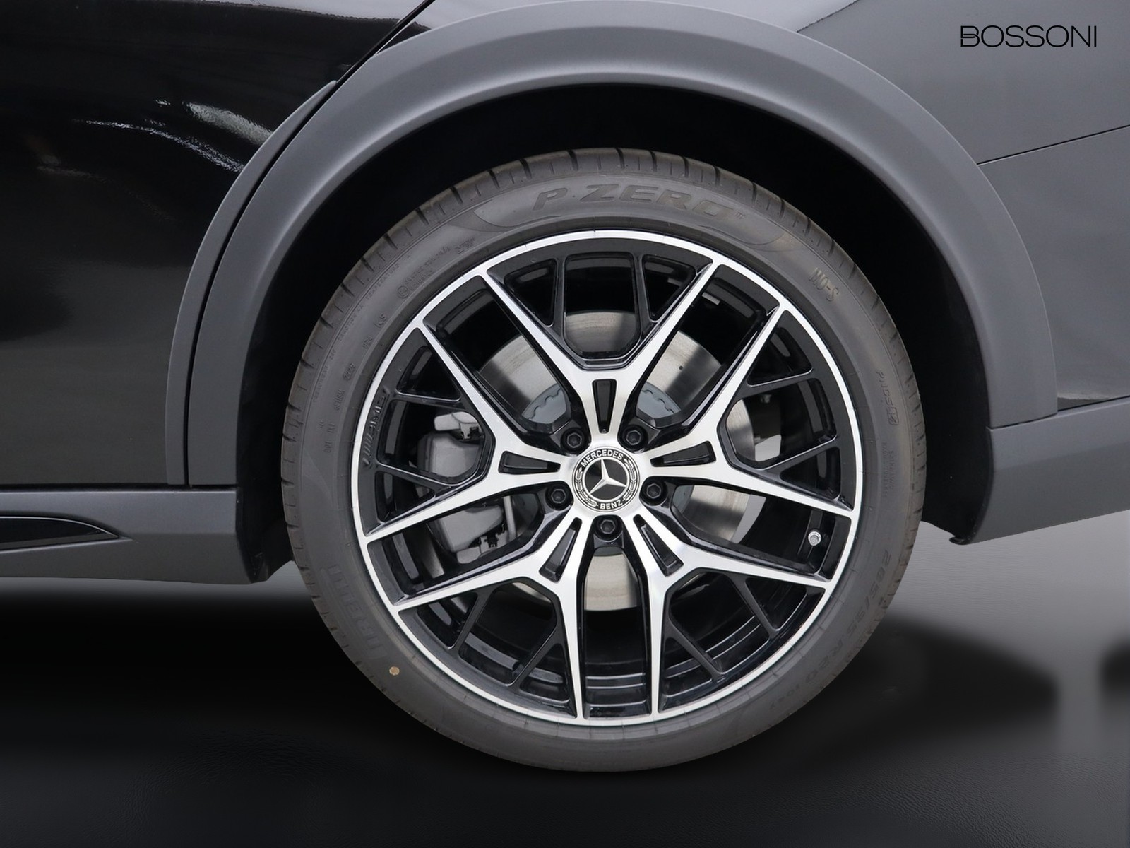 4 - Mercedes Classe E station wagon all-terrain 300 de plug-in hybrid premium 4matic 9g-tronic