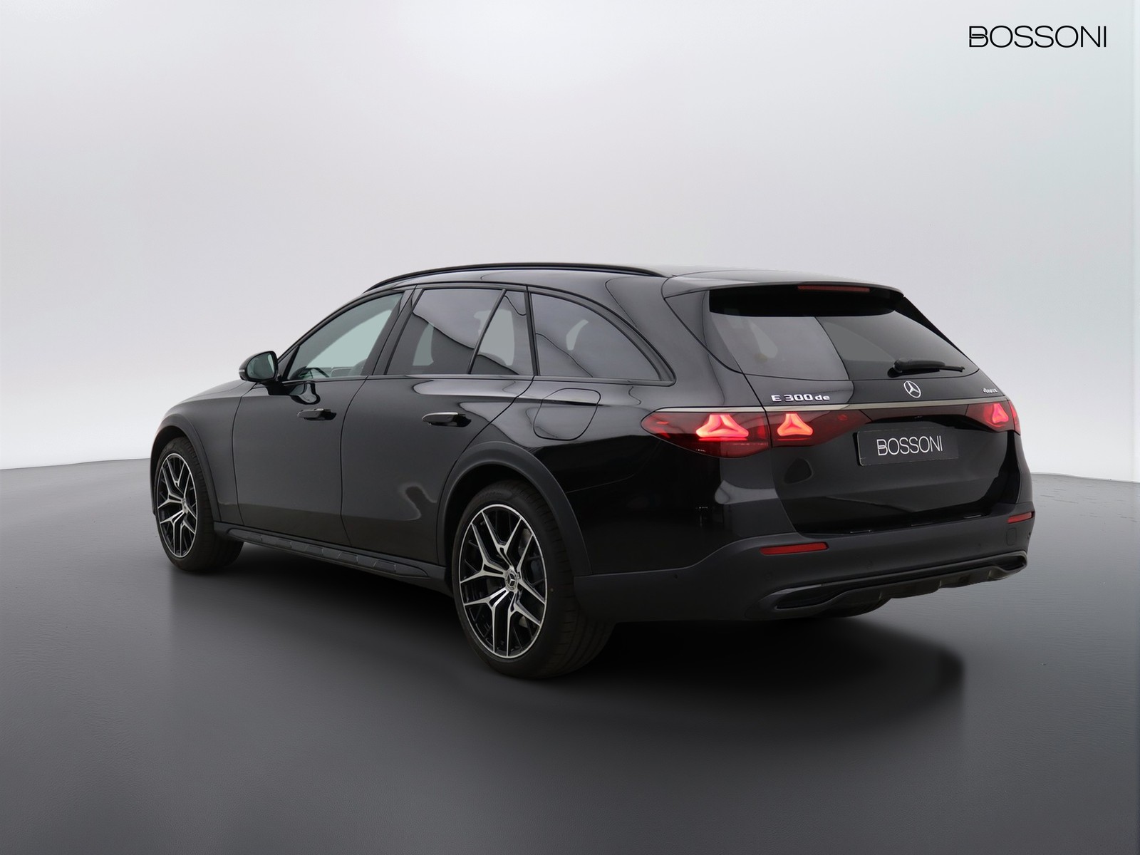 5 - Mercedes Classe E station wagon all-terrain 300 de plug-in hybrid premium 4matic 9g-tronic