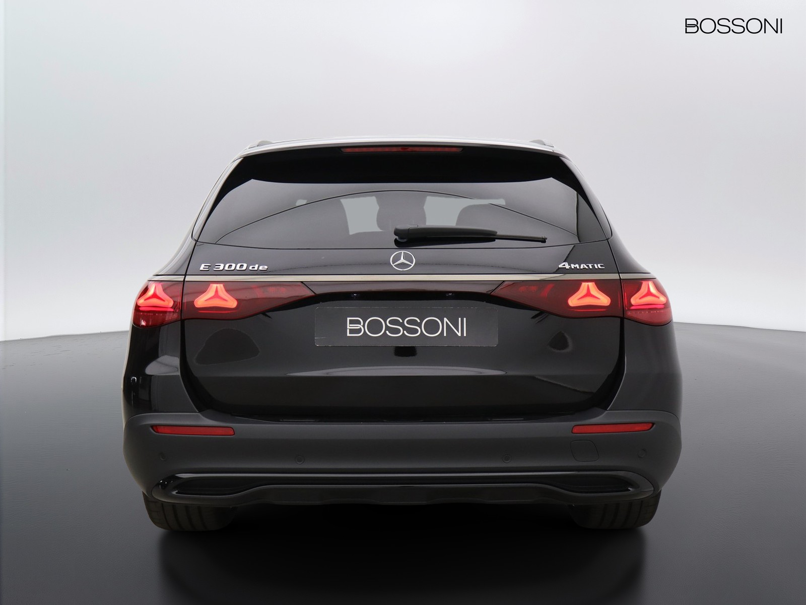 6 - Mercedes Classe E station wagon all-terrain 300 de plug-in hybrid premium 4matic 9g-tronic