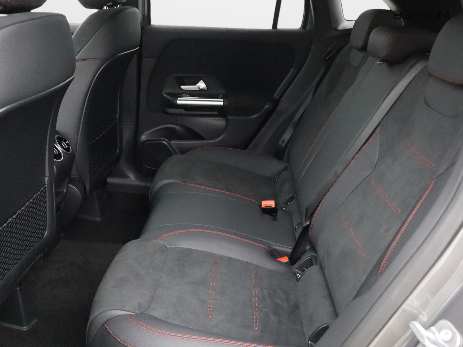 8 - Mercedes GLA 200 d amg line advanced plus 4matic 8g-dct